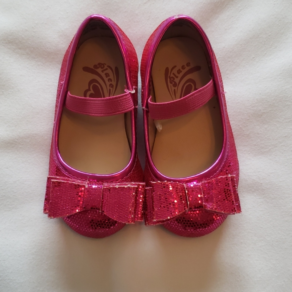 Girls pink sparkle shoes